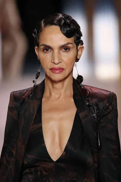 Look 32